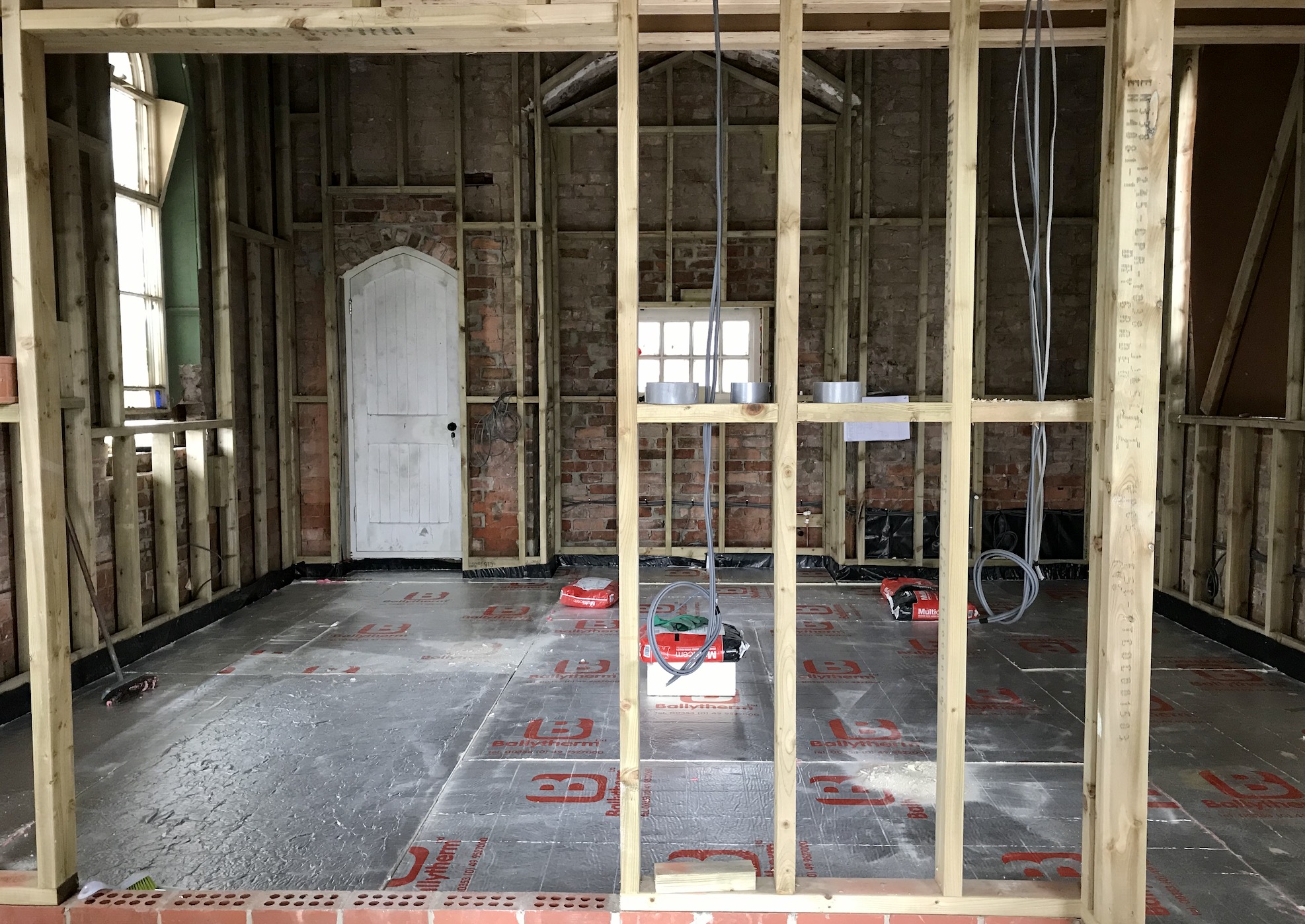 Insulating the floor and heating prep
